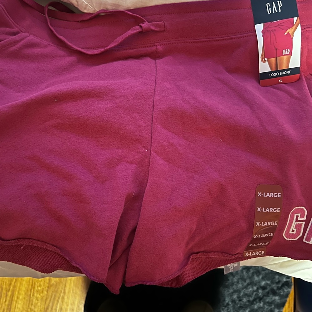 GAP Women's Vibrant Pink Athletic Shorts - Picture 3 of 6